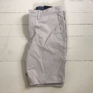 Men’s khaki shorts